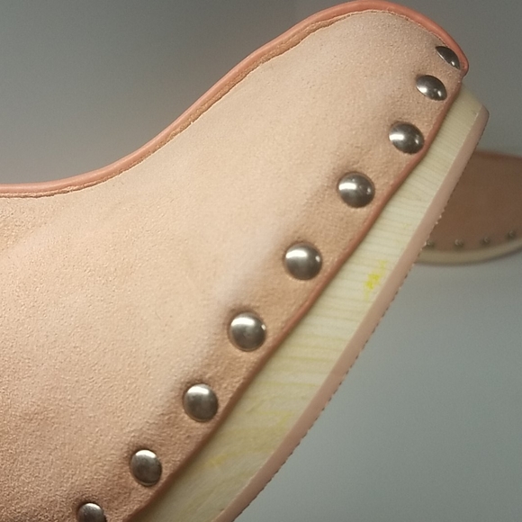 Kelsi Dagger Peach Pink Suede Clogs - Picture 9 of 9